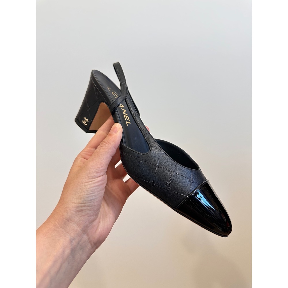 Chanel 24K Slingback Pumps Black Printed Lambskin Patent Cap Toe Size 39